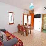 By The Sea 750 * بيشكانا أوفالا