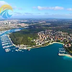 By The Sea 750 بيشكانا أوفالا