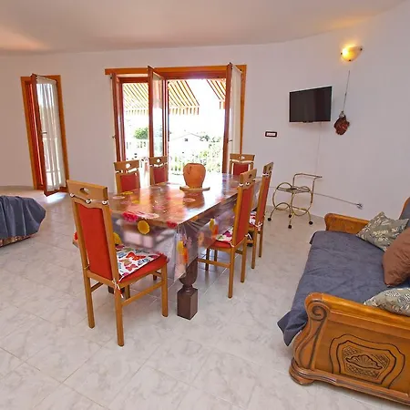 By The Sea 750 Apartman *