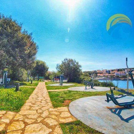 By The Sea 750 Apartman *